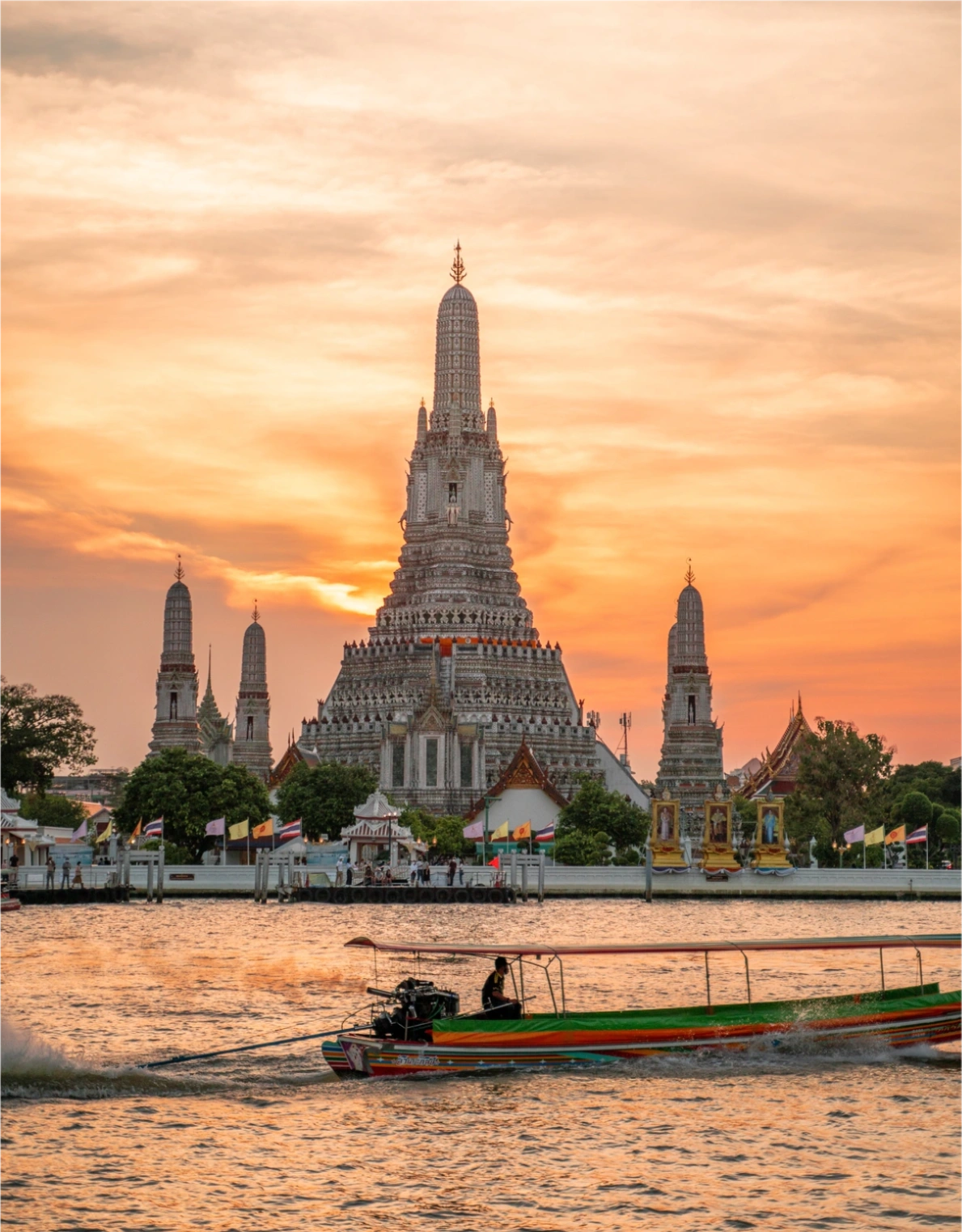 image secondaire du voyage Thaïlande originelle : sagesse bouddhiste des Moines, traditions de la tribu Karen et plages de rêve