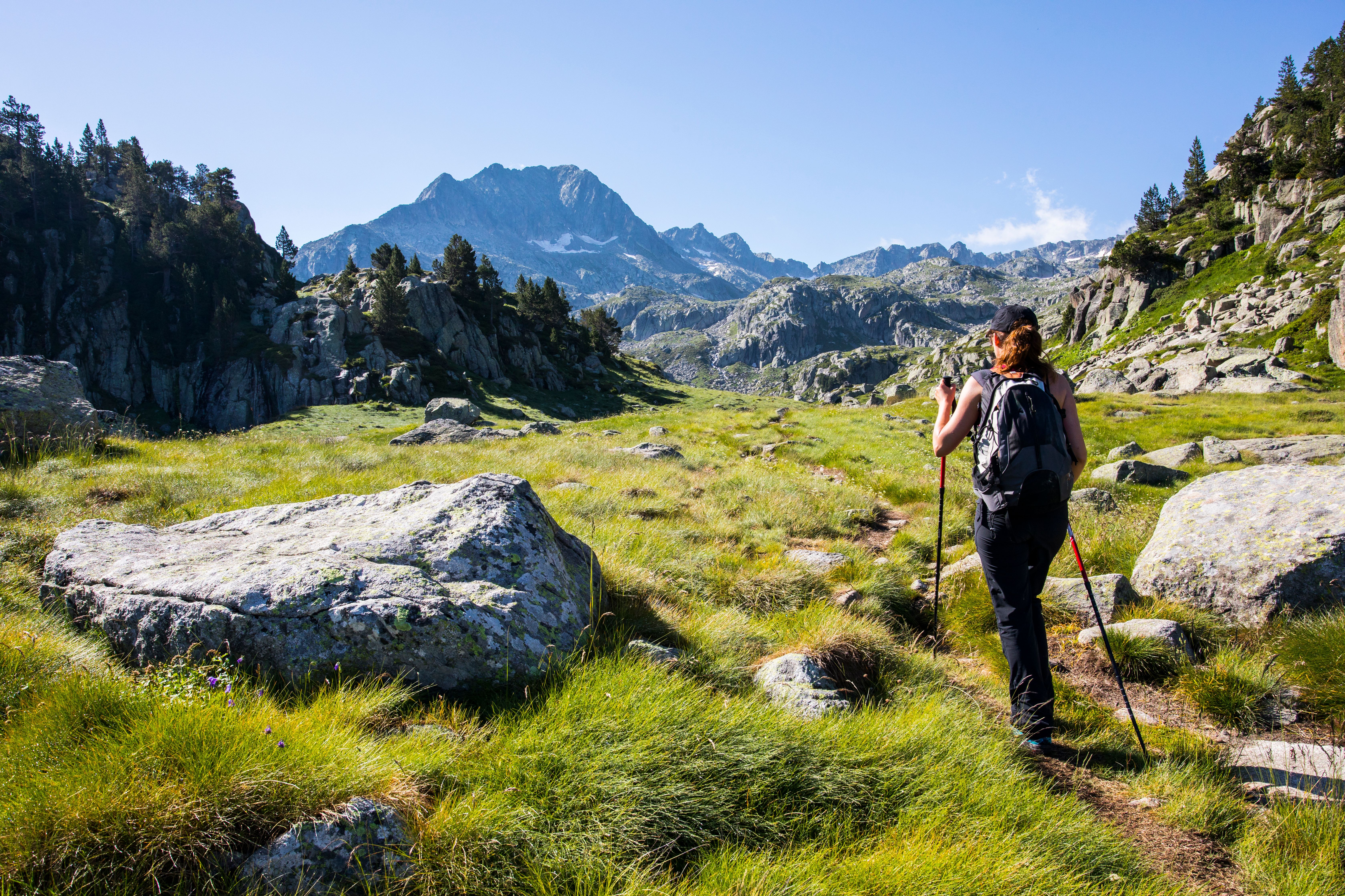 Image principale du blog Séjour randonnée dans les Pyrénées : où marcher, quand partir, quel niveau