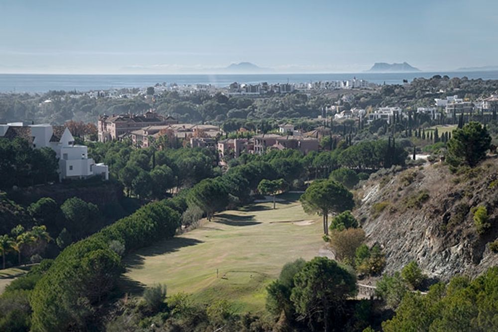 Alferini Golf med lyxanl&auml;ggningen Villa Padierna.