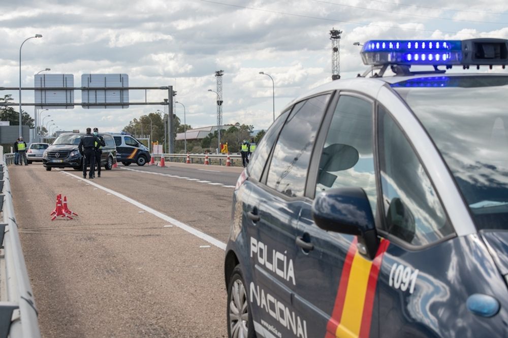 Det f&ouml;rsta nationella n&ouml;dl&auml;get med anledning av pandemin g&auml;llde mellan 14 mars och 21 juni 2020. Under en stor del av denna period var spanjorernas r&ouml;rlighet kraftigt begr&auml;nsad.