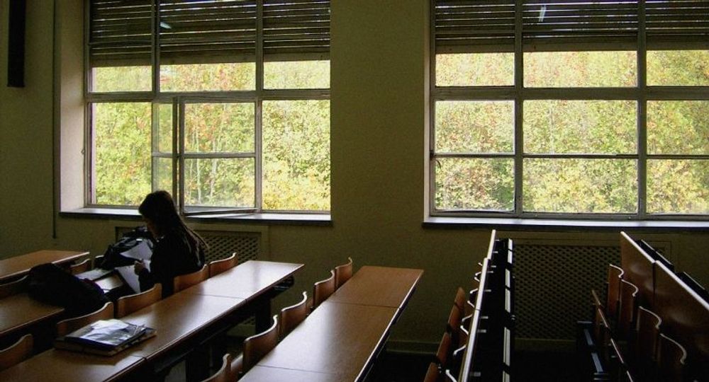 Det kan bli glest mellan b&auml;nkraderna n&auml;r kostnaden f&ouml;r att studera p&aring; universitet h&ouml;js.