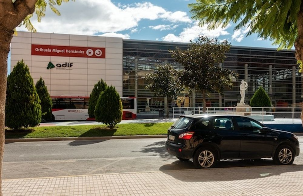 Det f&ouml;rsta snabbt&aring;get har avg&aring;tt fr&aring;n t&aring;gstationen i Orihuela.