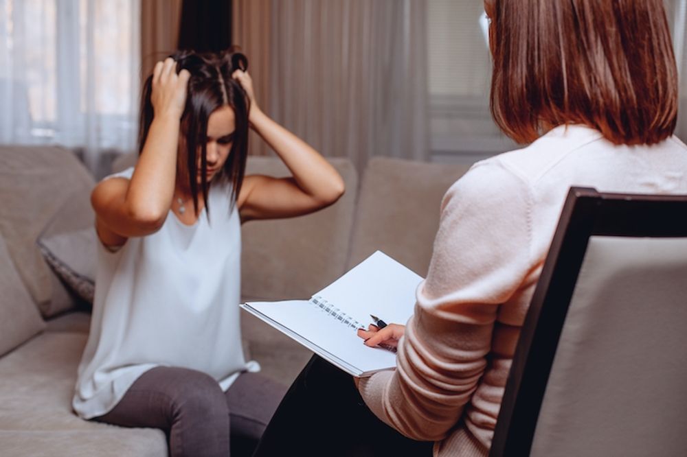Inom allm&auml;nv&aring;rden Andalusien finns i snitt 3,3 psykologer per 100.000 inv&aring;nare. N&aring;got som l&auml;nge varit f&ouml;r lite och som pandemin f&ouml;rv&auml;rrat. M&aring;nga f&aring;r v&auml;nta i m&aring;nader f&ouml;r att f&aring; hj&auml;lp.