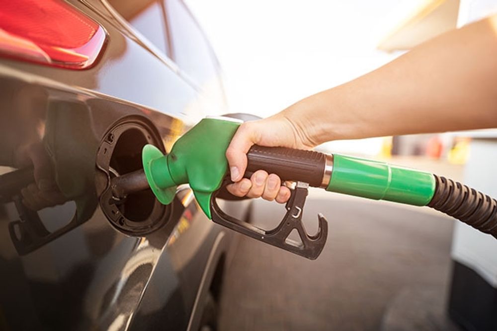 Bensinen &auml;r fortsatt billigare &auml;n dieseln.