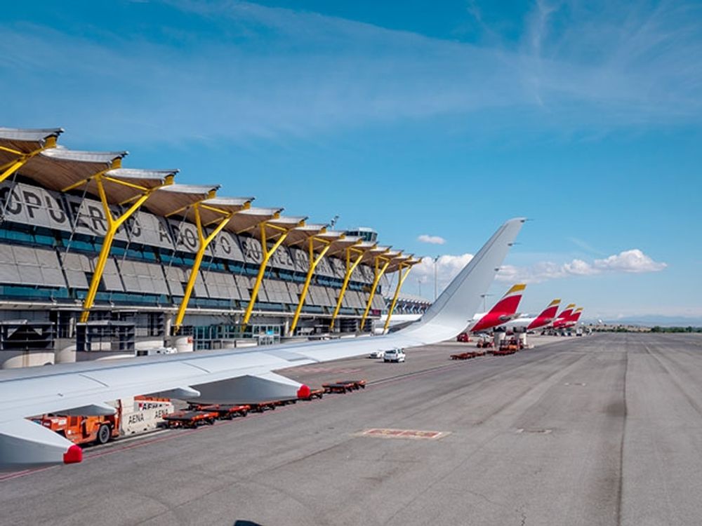 Iberia kr&auml;ver att personalen vid passkontrollerna ut&ouml;kas och att den strikta byr&aring;kratin minskas.