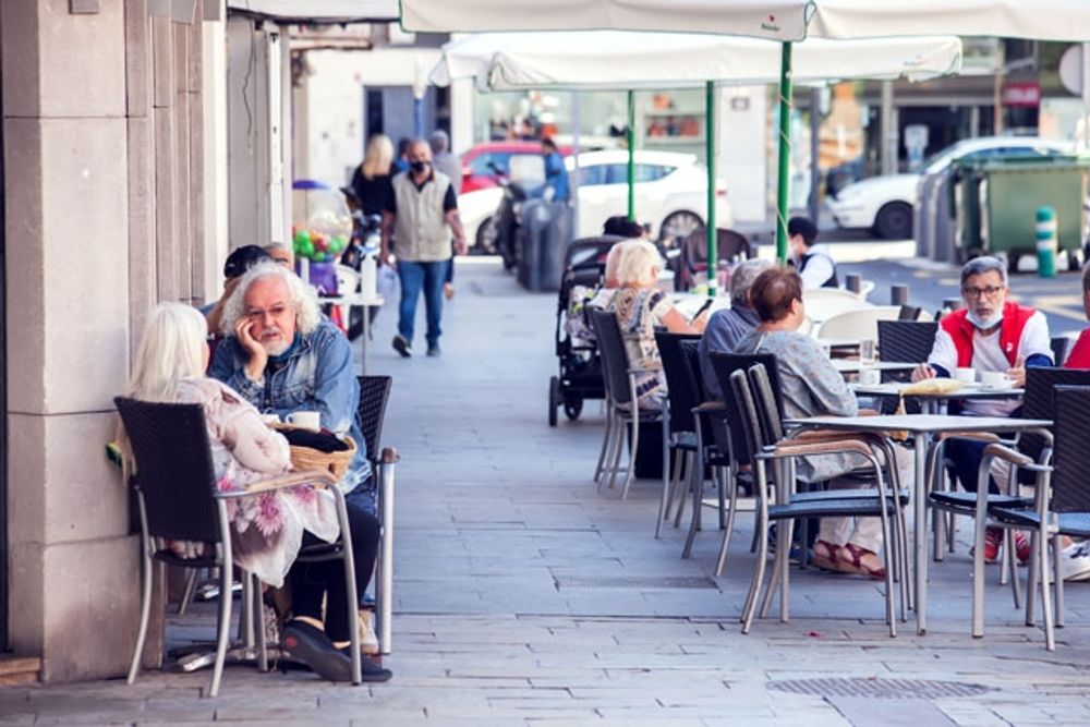 De enda kvarvarande Covid-best&auml;mmelserna i Valenciaregionen &auml;r p&aring;bud p&aring; munskydd i slutna utrymmen samt r&ouml;kf&ouml;rbud vid uteserveringar.