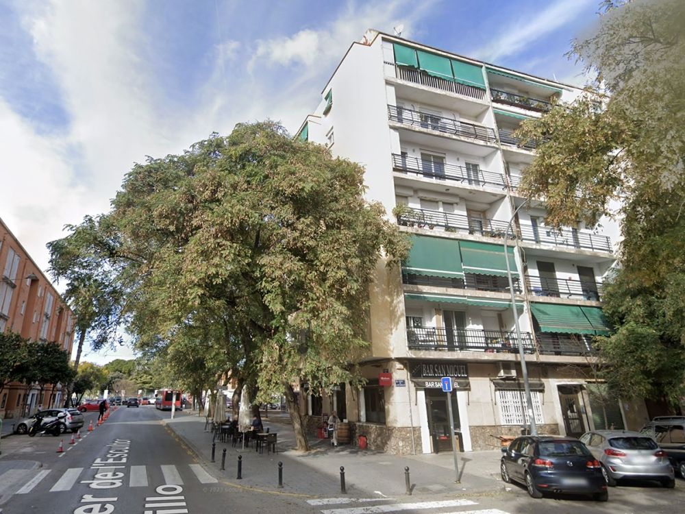 N&auml;r detta foto togs av Google Maps l&aring;g Antonio Famoso d&ouml;d i h&ouml;rnl&auml;genheten h&ouml;gst upp sedan mer &auml;n tio &aring;r.