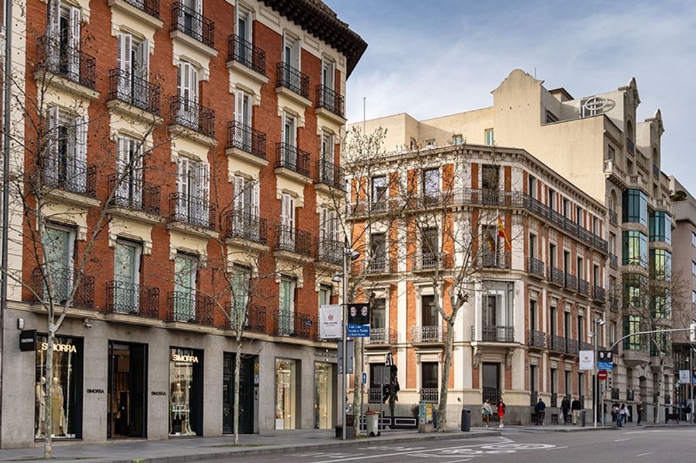 M&aring;nga hyresg&auml;ster i Madrid och Barcelona tvingas flytta p&aring; grund av orimliga hyresh&ouml;jningar eller om&ouml;jliga avtalsvillkor.