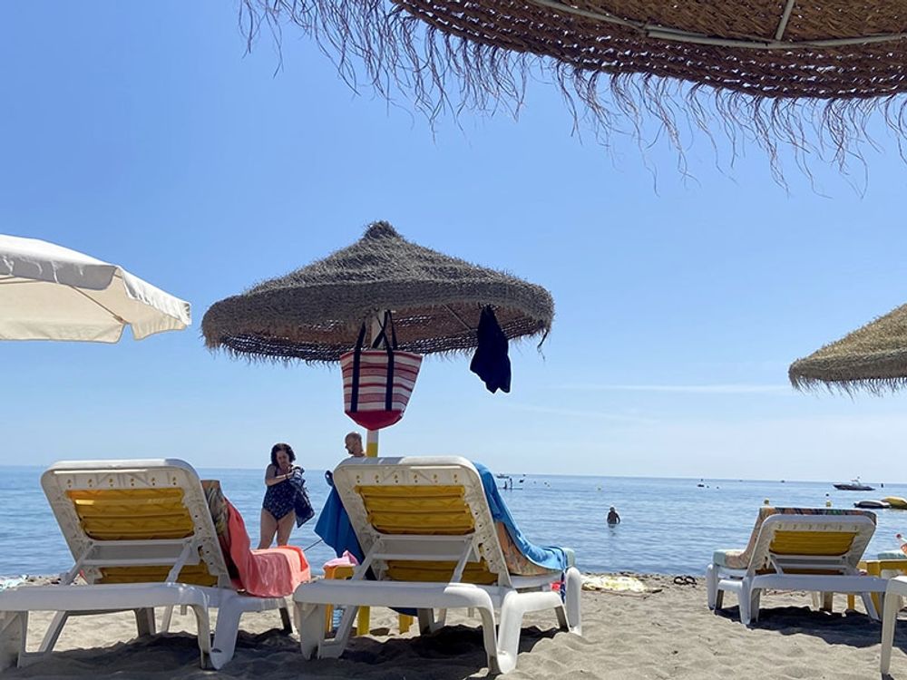 Det &auml;r sk&ouml;nt att njuta p&aring; stranden, s&aring; l&auml;nge inte hj&auml;rnsp&ouml;ken om ens utseende kommer och h&auml;lsar p&aring;.&nbsp;