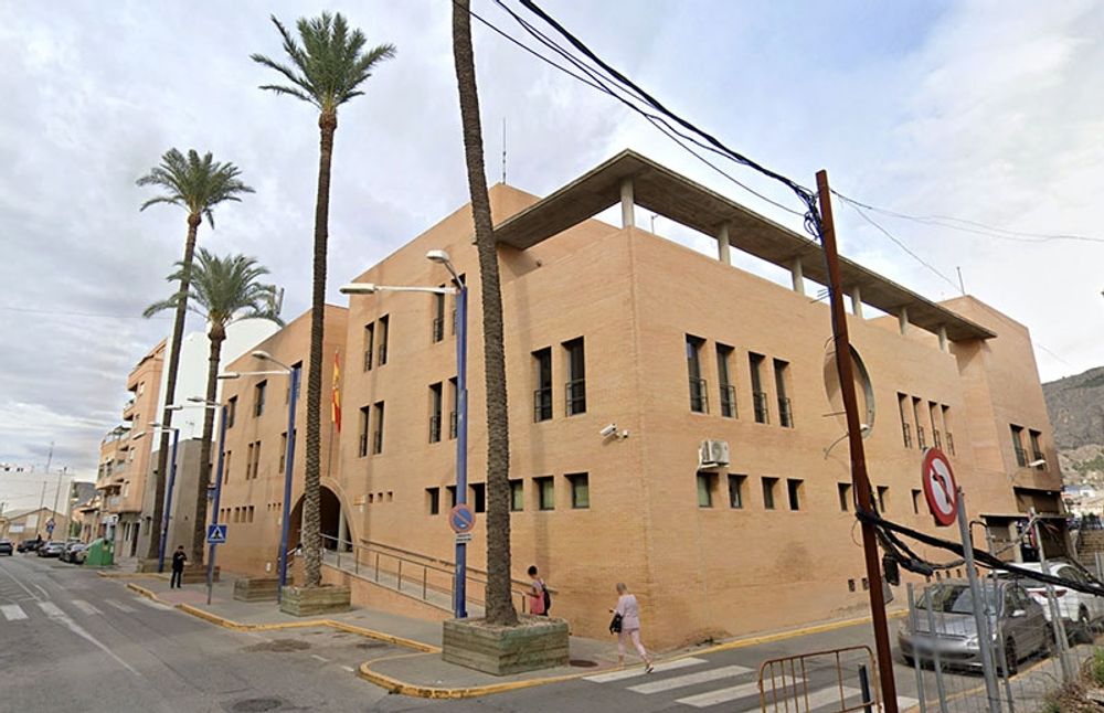 Nationalpolisens station i Orihuela. Foto: Google Maps