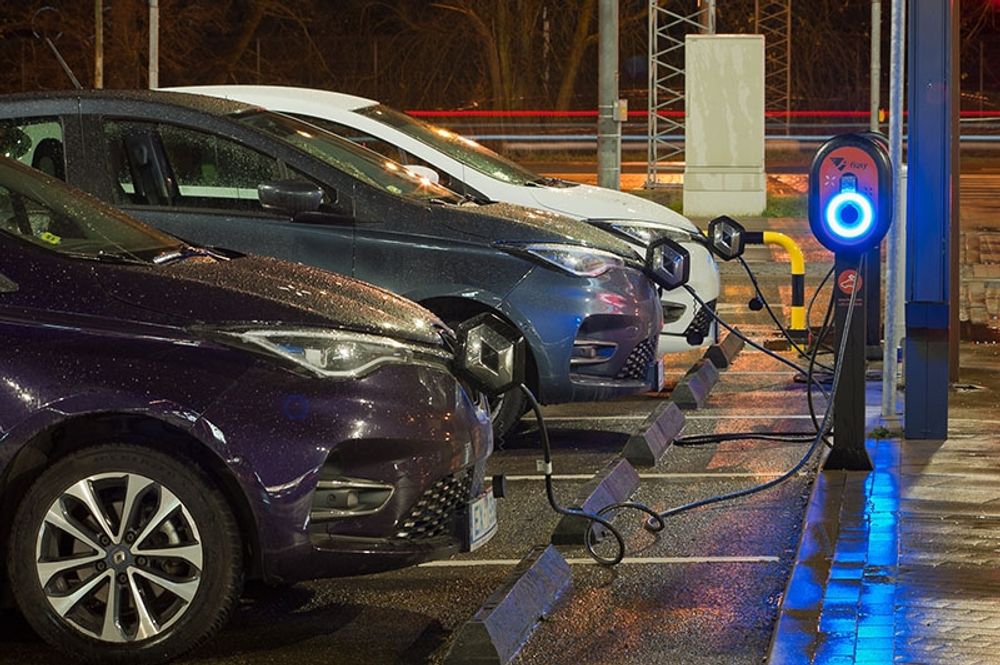 Renaults andra fabrik f&ouml;r att bygga om br&auml;nslefordon till elbilar uppf&ouml;rs i Sevilla.