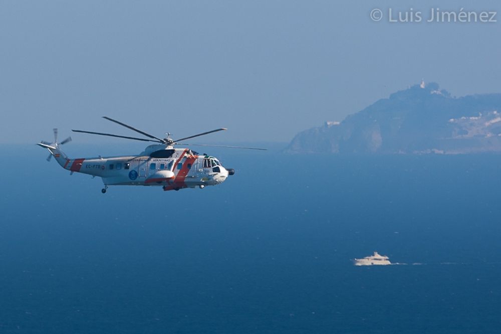 Trots helikopterinsats kunde det inte undvikas att en flykting drunknade utanf&ouml;r Tarifa.