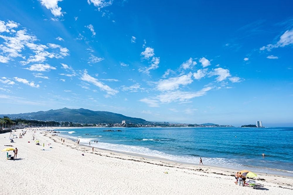 Idyllisk strand i den galiciska kustkommunen Vigo.