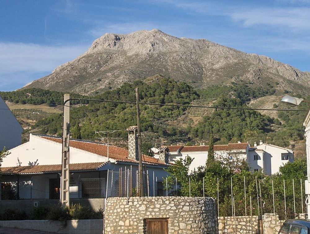 Byn Yunquera ligger natursk&ouml;nt vid Sierra de Las Nieves (M&aacute;laga).