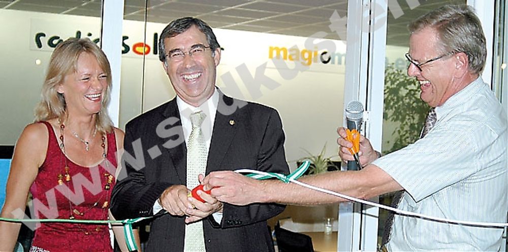 F&ouml;r tre &aring;r sedan invigde Radio Solymar sin nya studio p&aring; Centro Idea, i n&auml;rvaro av borgm&auml;staren i Mijas Antonio S&aacute;nchez (PSOE). Nu har de flyttat till nya lokaler och samtidigt l&auml;ggs det svenska programmet p&aring; FM-bandet ned. Foto: Selma Mehinovic