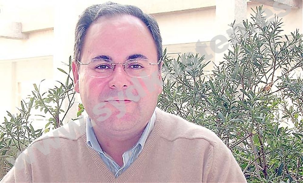 &rdquo;Den politiska scenen &auml;r full av konflikter och konfrontation men det &aring;terspeglar inte det spanska samh&auml;llet. Problemen &ouml;verdrivs och vi &auml;r absolut inte n&auml;ra ett nytt inb&ouml;rdeskrig som en del h&auml;vdar&rdquo;. Det menar &Aacute;ngel Valencia, universitetsprofessor i statsvetenskap i M&aacute;laga.