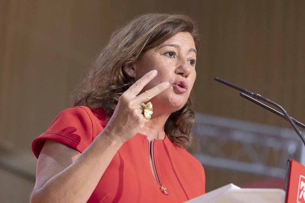 Francina Armengol mottog utm&auml;rkelsen i Stockholm d&auml;r europeiska parlamentsledam&ouml;ter samlats f&ouml;r att diskutera st&ouml;det till Ukraina. Foto: PSOE