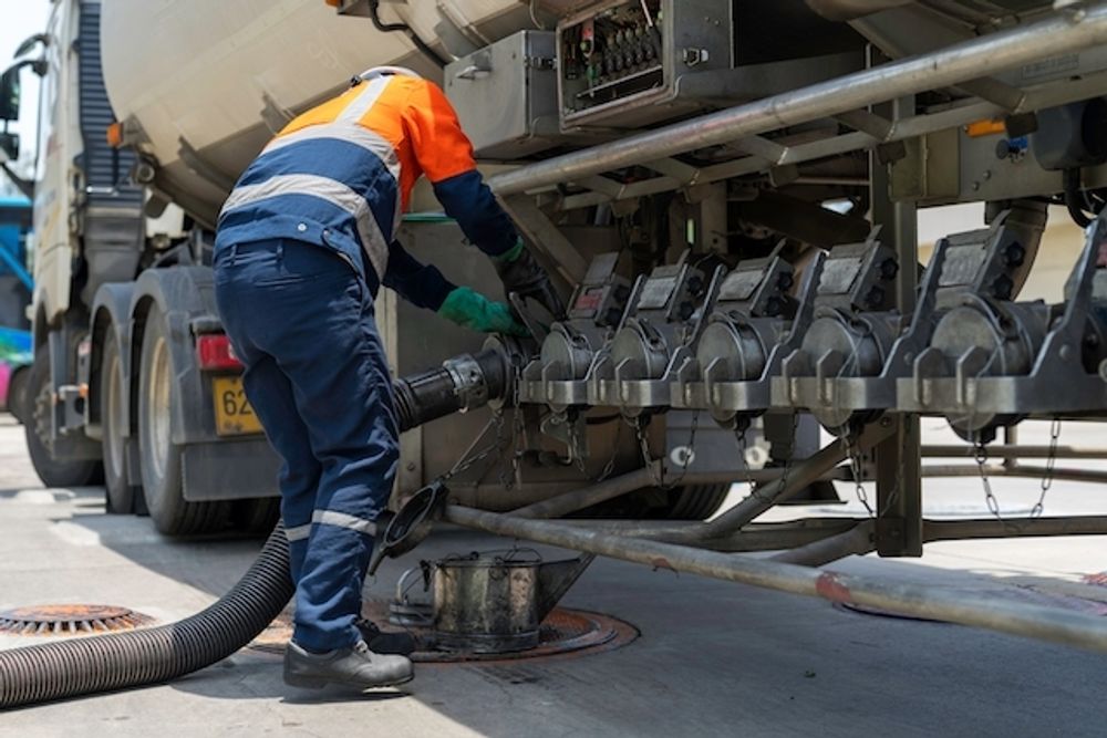 B&aring;de bensinen och dieseln har noterat flera veckor i rad de h&ouml;gsta priserna n&aring;gonsin.
