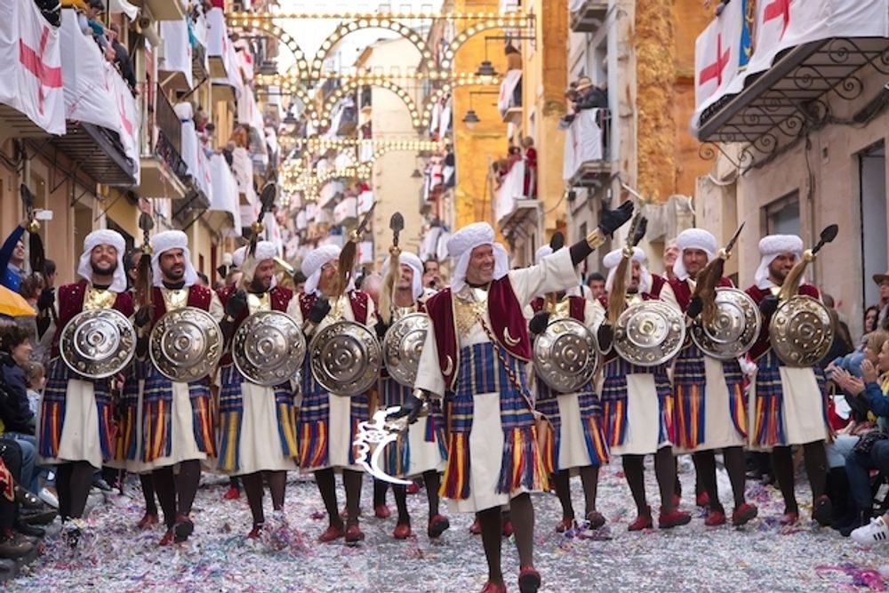 En av de popul&auml;raste historiska festerna i Spanien &auml;r Moros y Cristianos, som inte minst firas p&aring; Levantekusten, som i Alcoy.