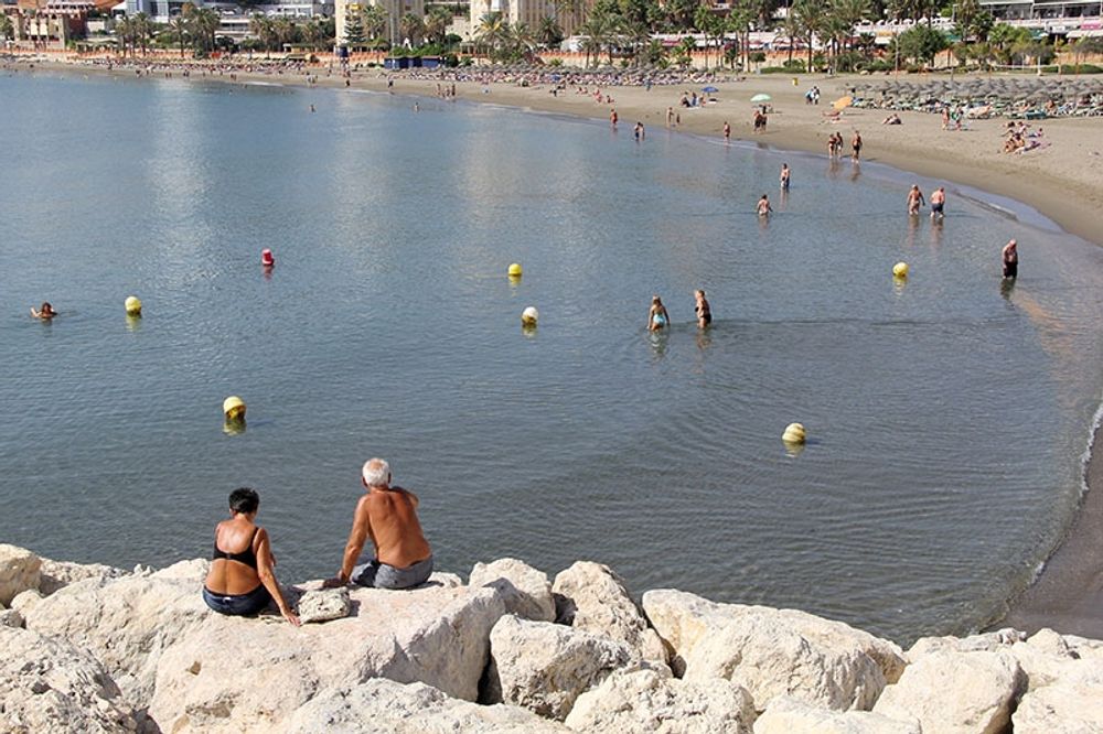 Det &auml;r inte bara klimatet utan &auml;ven l&auml;gre levnadskostnader som lockar m&aring;nga pension&auml;rer med l&aring;g inkomst till Spanien. Den slopande garantipension inneb&auml;r dock att ekonomin inte l&auml;ngre g&aring;r ihop f&ouml;r m&aring;nga av dem.