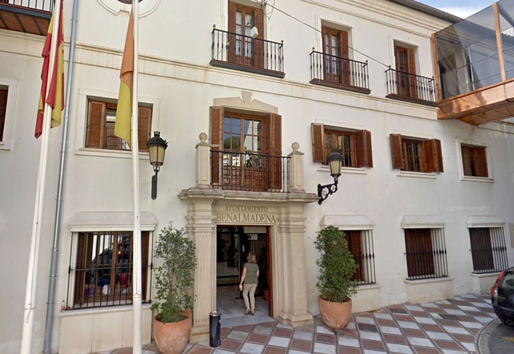 R&aring;dhuset i Benalm&aacute;dena. Foto: Google Maps