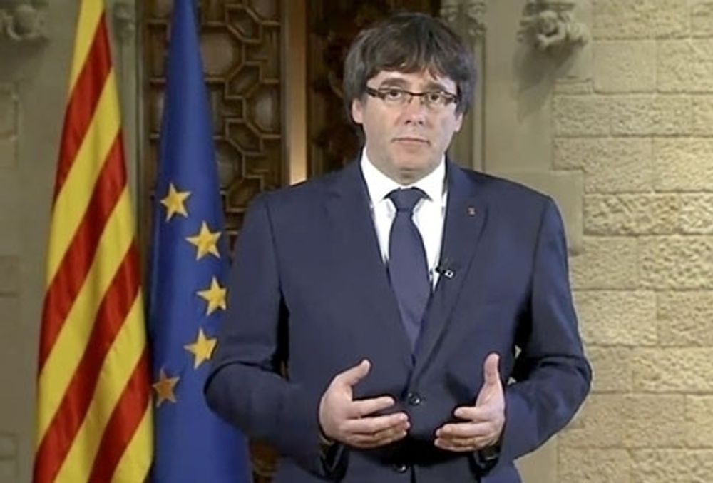 Efter flera m&aring;naders f&ouml;rhandlingar g&ouml;r Puigdemont avkall fr&aring;n posten som regionalpresident i Katalonien.  Foto: La Sexta