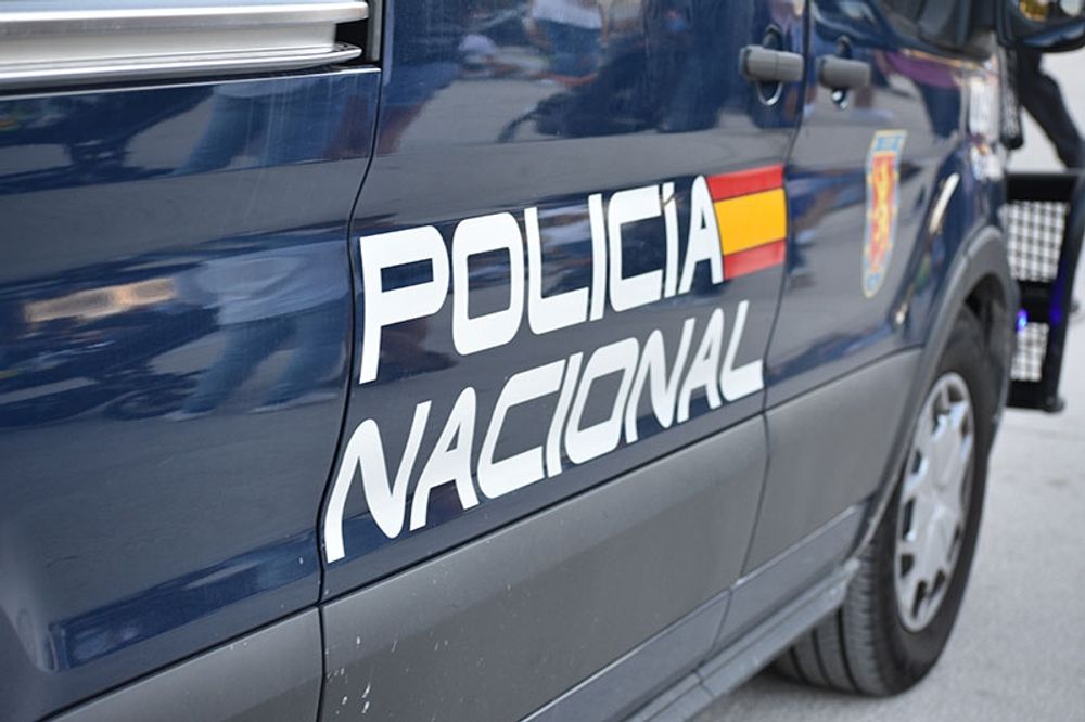 Den spanska nationalpolisen sp&aring;rade den efterlysta 35-&aring;ringen i Torrevieja och han uppges ha beg&aring;tt narkotikabrott &auml;ven i Spanien.