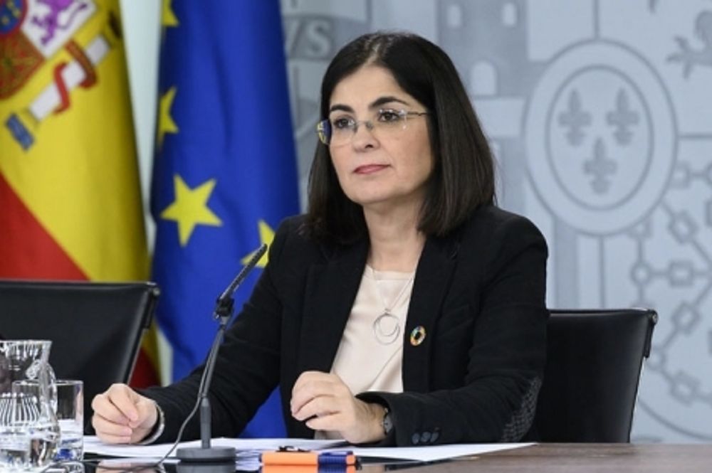 H&auml;lsov&aring;rdsministern Carolina Darias tillbakavisar den interna rapport som efterlyst ett nytt nationellt n&ouml;dl&auml;ge.
