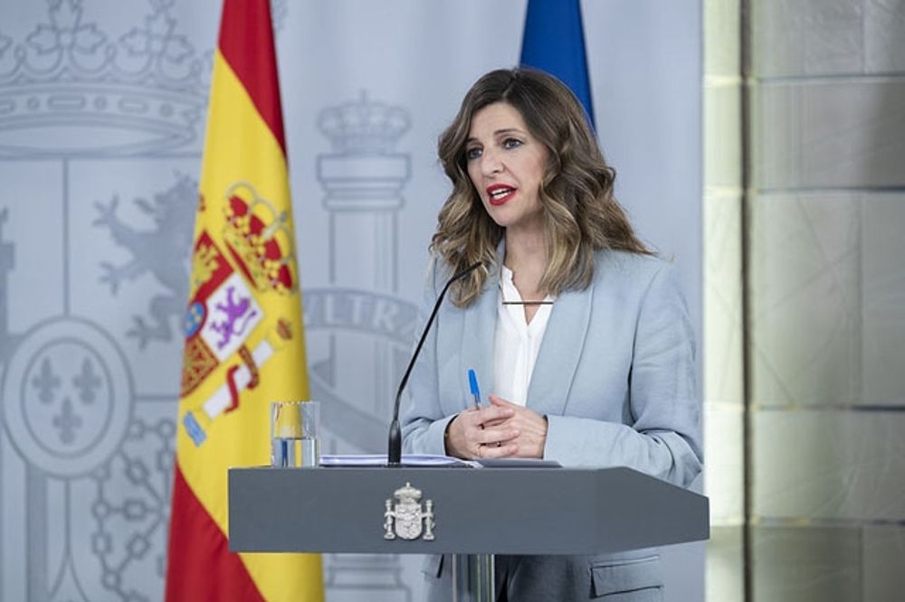 Arbetsmarknadsministern Yolanda D&iacute;az (Unidas Podemos).