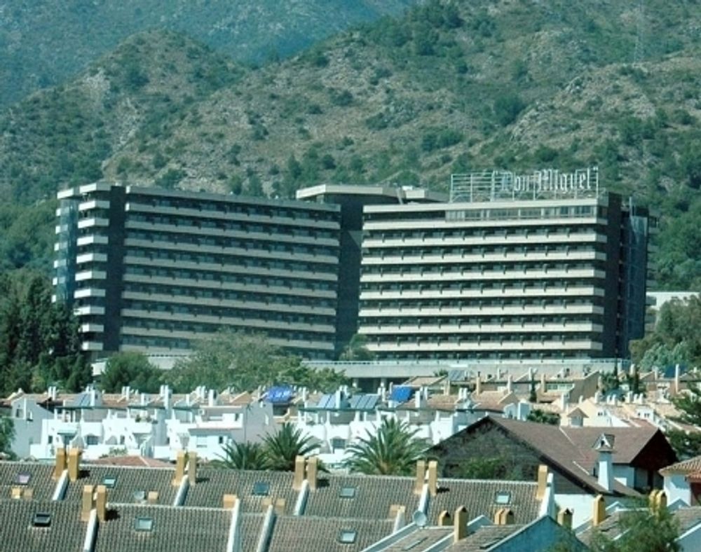 Nya Club Med hinner ej bli klart till sommaren.