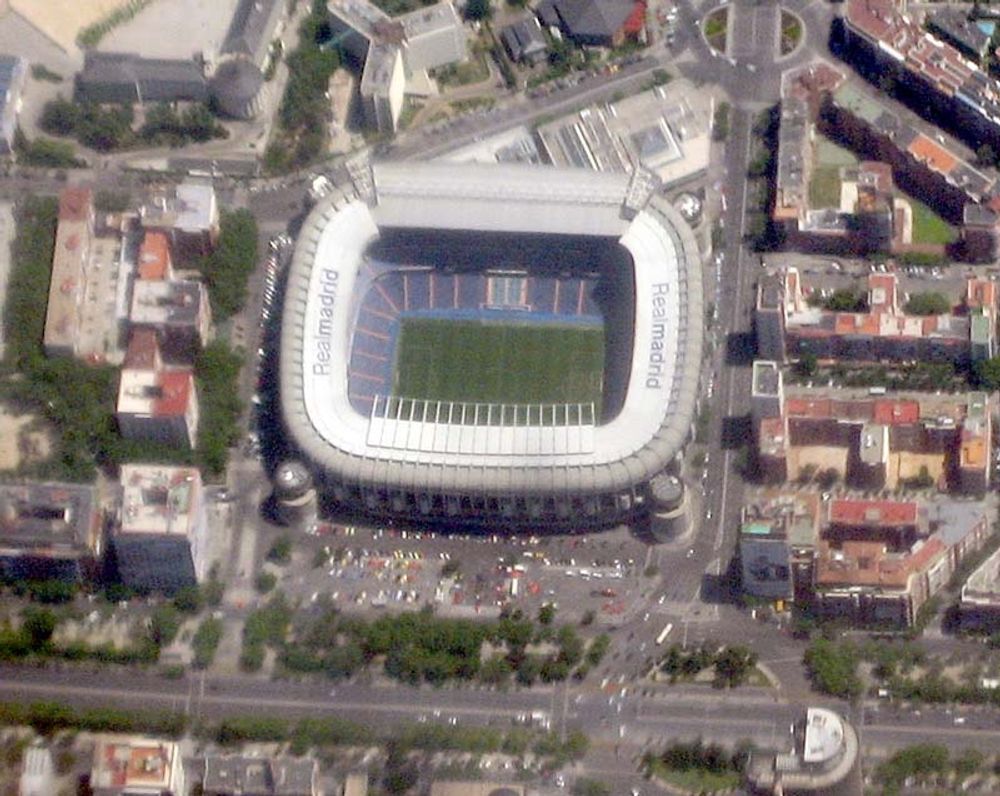 Tusen nationalpoliser ska v&auml;rna om s&auml;kerheten i och kring Bernab&eacute;ustadion p&aring; l&ouml;rdag.