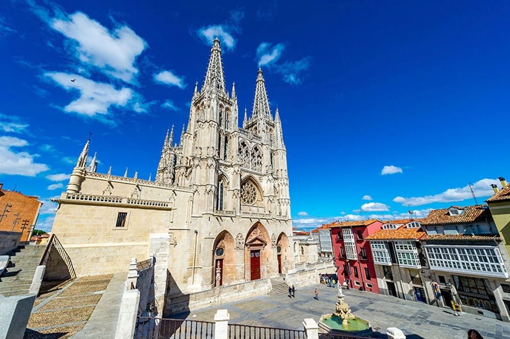 St&auml;der som Burgos uppges ocks&aring; &ouml;verv&auml;ga eventuella restriktioner av uthyrningen av turistbost&auml;der.