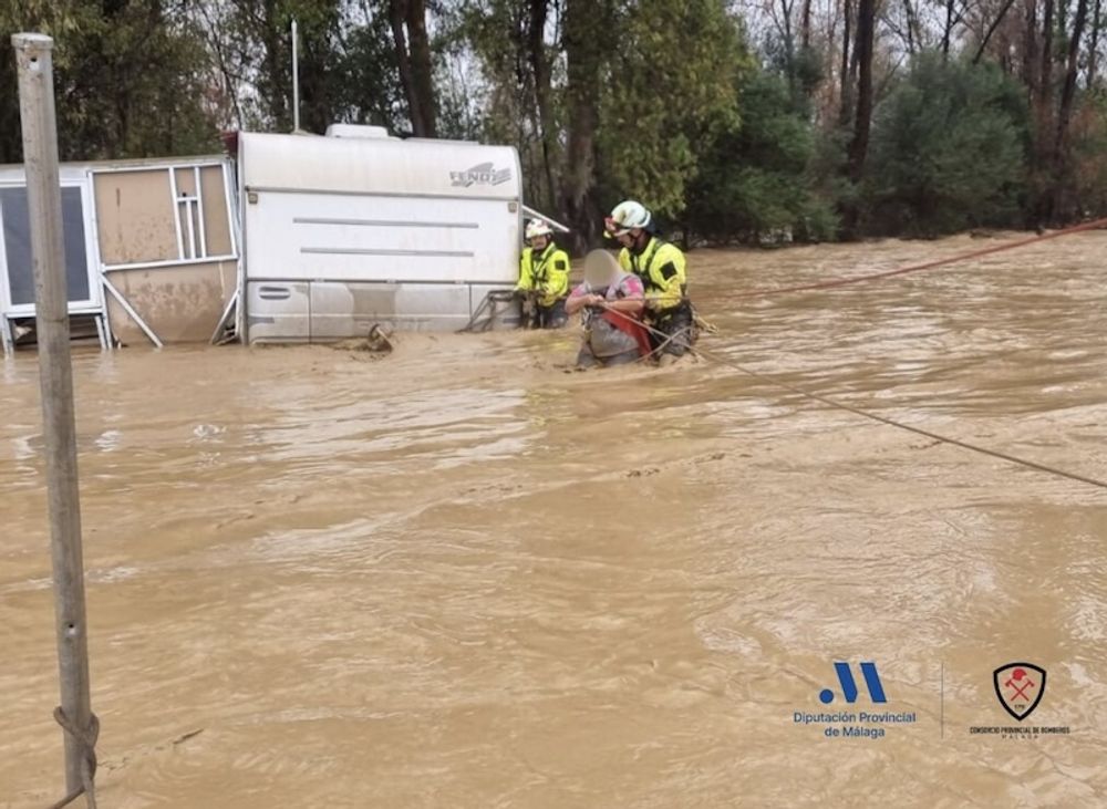 R&auml;ddningstj&auml;nsten har det senaste dygnet tvingats g&ouml;ra mer &auml;n 600 utryckningar, fr&auml;mst i Guadalhorceomr&aring;det. Foto: Diputaci&oacute;n de M&aacute;laga