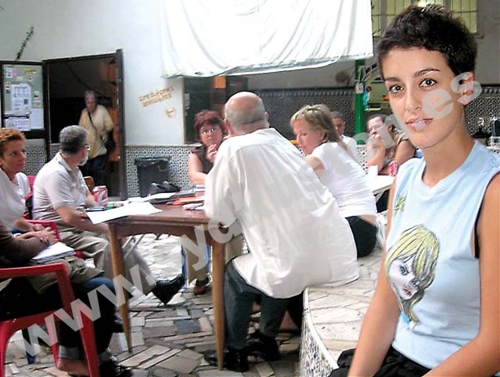 &rdquo;M&aacute;laga kommun satsar p&aring; finkultur och gl&ouml;mmer bort vanligt folk. Konst handlar inte bara om att g&aring; p&aring; teater och museum utan ocks&aring; om att f&aring; ut&ouml;va sin egen kreativitet&rdquo;, s&auml;ger Paula G&oacute;mez de la Fuente p&aring; Casa Invisible.