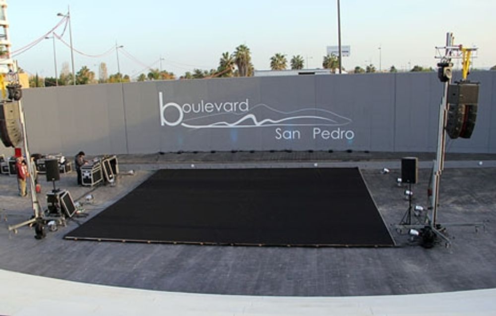 Ett av de f&ouml;reslagna projekten &auml;r att bygga tak &ouml;ver teatern vid boulevarden i San Pedro Alc&aacute;ntara.