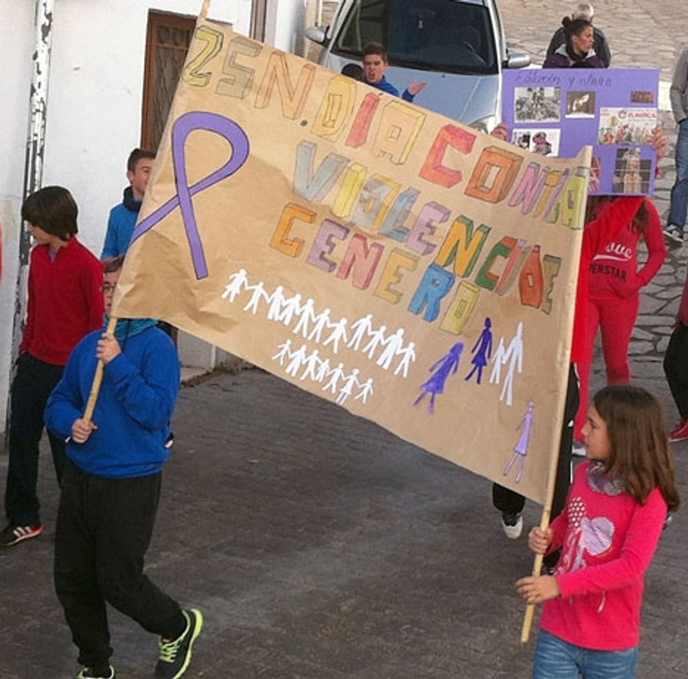 Demonstration mot kvinnov&aring;ld.