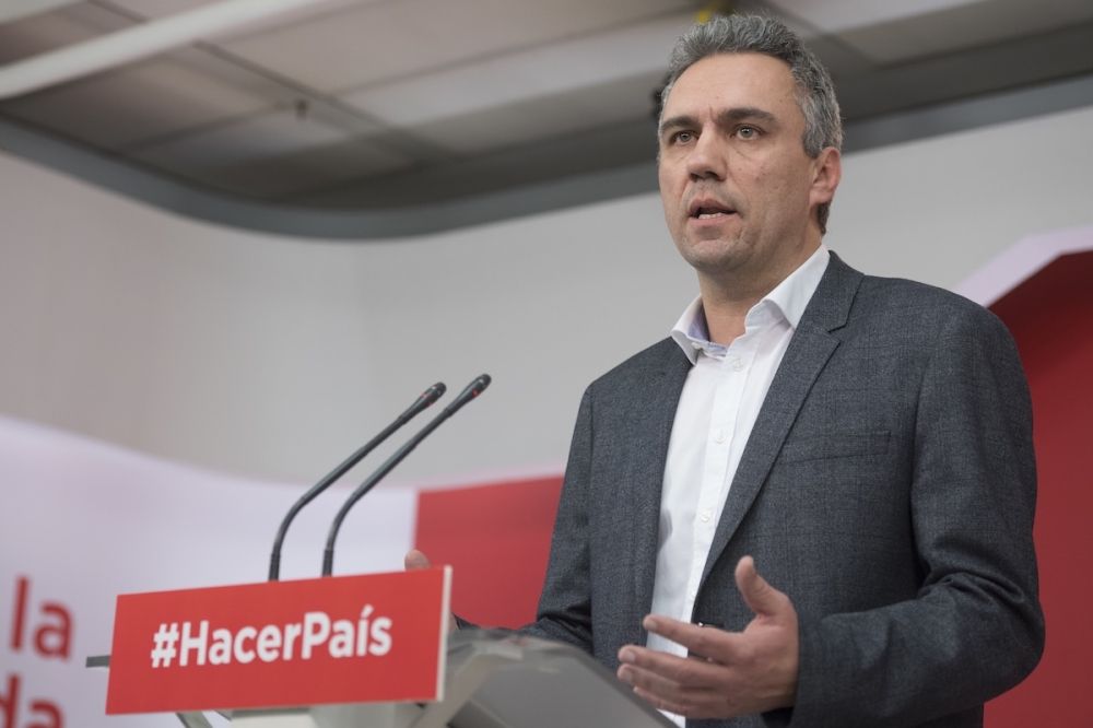 Javier Izquierdo var en av f&aring; kvarvarande medlemmar fr&aring;n den k&auml;rntrupp som Pedro S&aacute;nchez bildade efter sin seger i prim&auml;rvalet 2017. Foto: PSOE (Arkivbild)