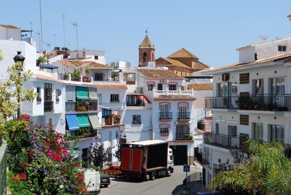 Huset p&aring; Calle Pontil i Torrox sp&auml;rrades av efter den tragiska uppt&auml;ckten som skakat det lilla samh&auml;llet d&auml;r familjen var v&auml;lk&auml;nd och aktiv i f&ouml;reningslivet. (Arkivbild)