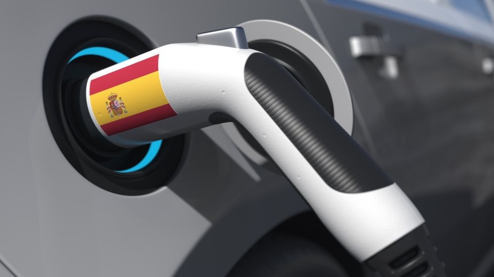 Trots landets billiga och rikliga gr&ouml;na energi ligger implementeringen av elfordon l&aring;ngt efter &ouml;vriga EU.