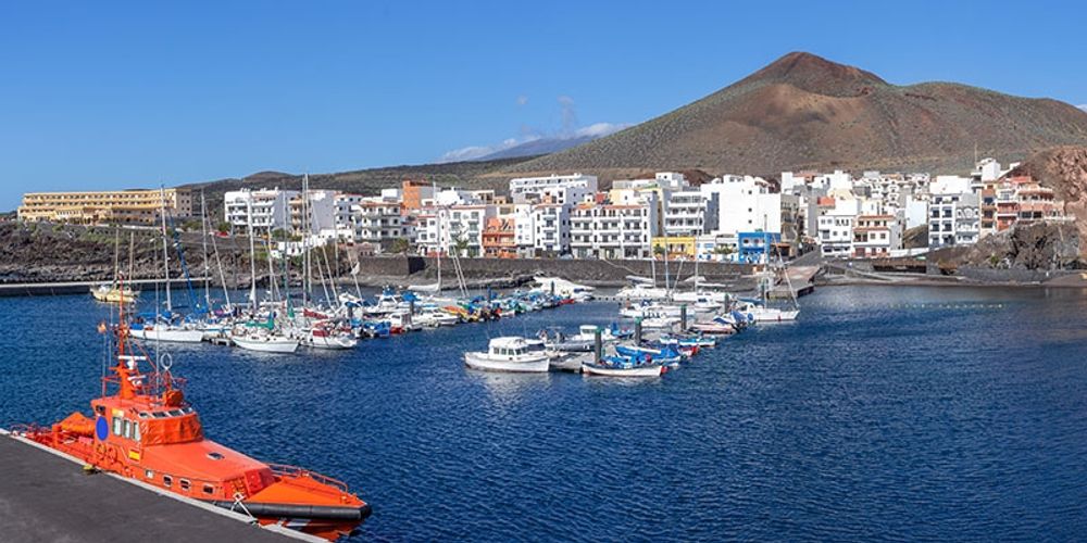 B&aring;t fr&aring;n r&auml;ddningstj&auml;nsten i hamnen i La Restinga, p&aring; El Hierro.