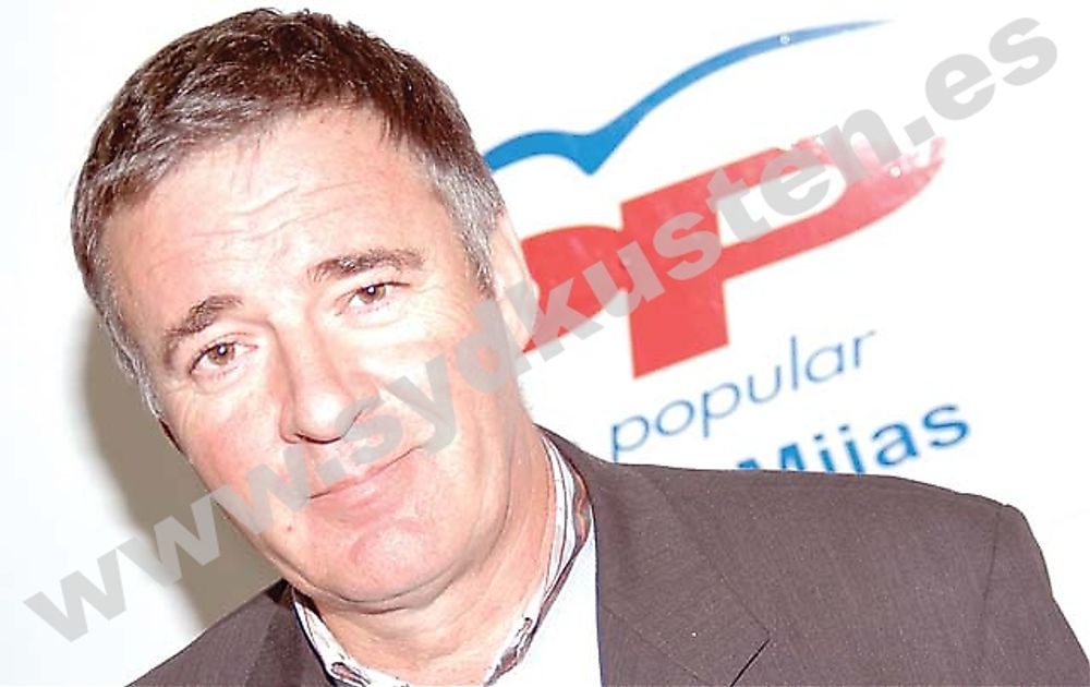 Oppositionsledaren i Mijas, &Aacute;ngel Nozal (PP), &auml;r &ouml;vertygad om att Partido Popular vinner n&auml;sta kommunval 2011. Under 2009 ska han &auml;gna sig &aring;t att engagera de utl&auml;ndska inv&aring;narna i politiken. &rdquo;PSOE n&aring;r absolut majoritet med 8 000 r&ouml;ster i en kommun med 75 000 inv&aring;nare, valdeltagandet &auml;r alldeles f&ouml;r l&aring;gt.&rdquo;