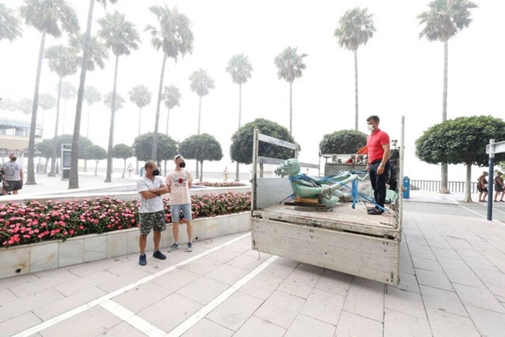La Venus f&ouml;rdes bort i slutet av juli i dimman, men ska &aring;teruppst&aring; nyrenoverad p&aring; en ny plats n&auml;rmare havet. Foto: Ayto de Marbella