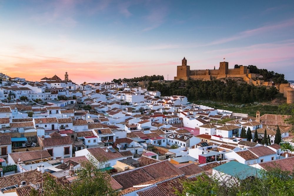 Sammanlagt 243 fall av Covid-19 hos fr&auml;mst studenter har lett till att Antequera toppar smittfrekvensen i hela Spanien.