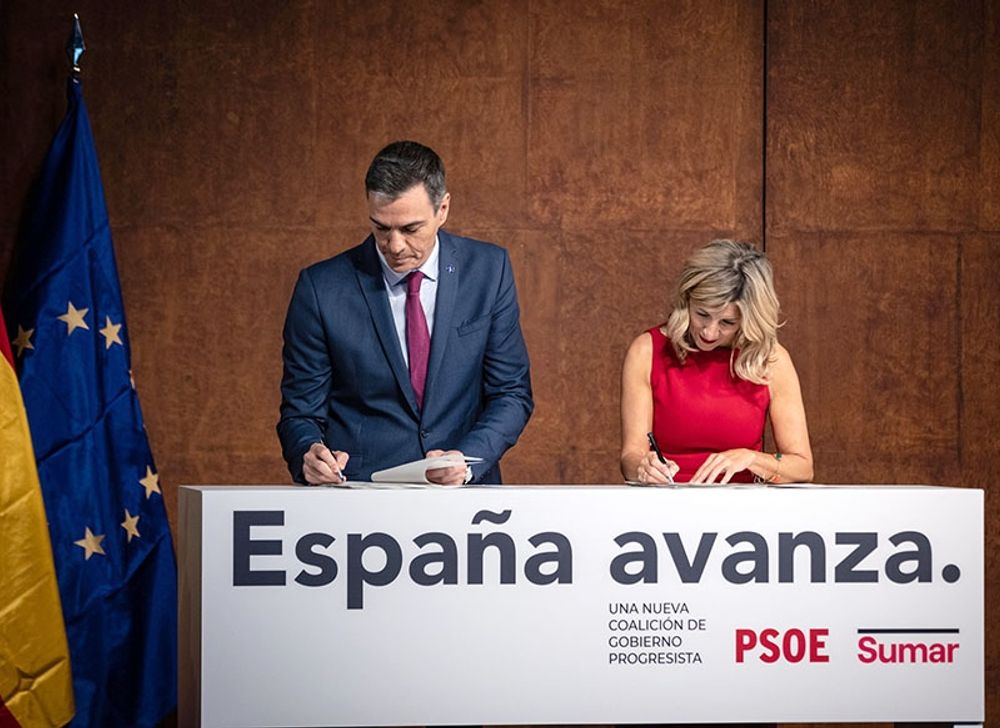 Pedro S&aacute;nchez (PSOE) och Yolanda D&iacute;az (Sumar) undertecknade 24 oktober ett nytt regeringsavtal. Foto: PSOE