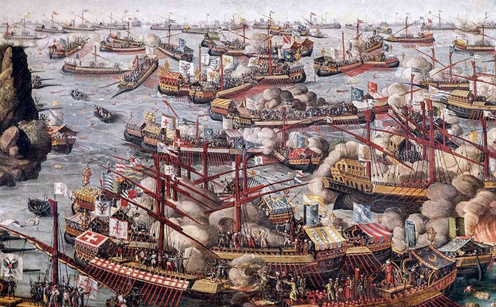 Slaget vid Lepanto 1751 sk&ouml;rdade omkring 50.000 m&auml;nniskoliv. Miguel de Cervantes s&aring;rades, men &ouml;verlevde f&ouml;r att senare kunna skriva &rdquo;Don Quijote&rdquo;.