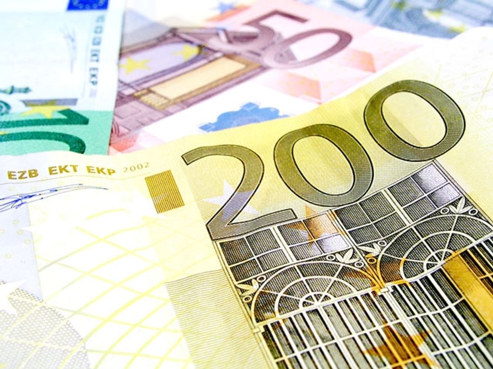 B&aring;de den privata och offentliga sektorn drar ut s&aring; l&auml;nge som m&ouml;jligt p&aring; att betala sina leverant&ouml;rer.