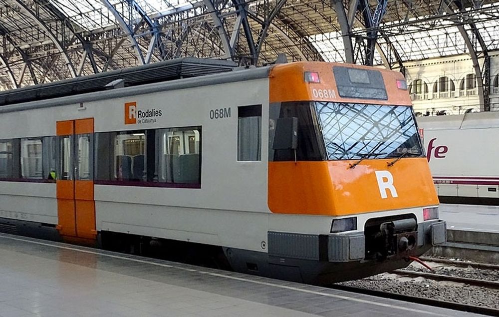 Trots att det &auml;r f&ouml;rbjudet &auml;r det m&aring;nga personer som korsar j&auml;rnv&auml;gssp&aring;ren och olyckan vid Montmel&oacute; &auml;r inte den f&ouml;rsta i sitt slag i det katalanska pendelt&aring;gsn&auml;tet Rodal&iacute;es.