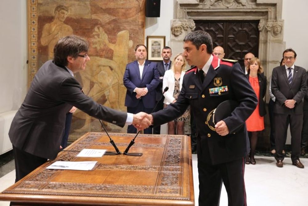 Josep Llu&iacute;s Trapero uts&aring;gs till chef f&ouml;r Mossos d&acute;Esquadra av den senare uppl&ouml;sta katalanska regionalregeringen.