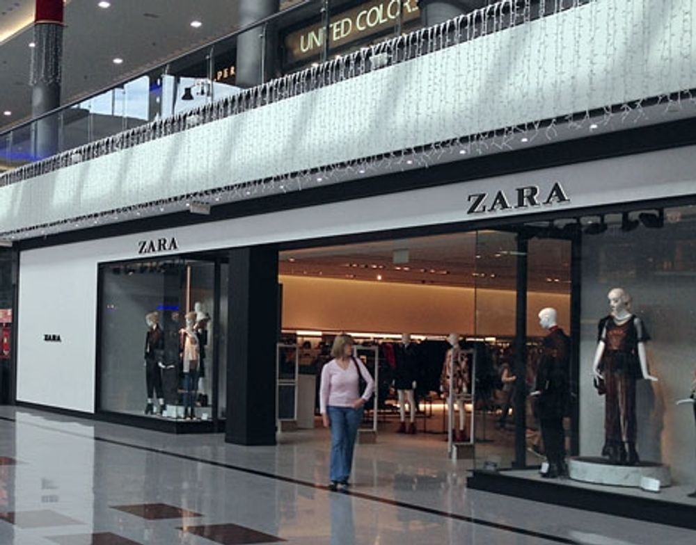 F&ouml;rra &aring;ret anst&auml;llde Inditex n&auml;ra 10 000 personer runt om i v&auml;rlden.