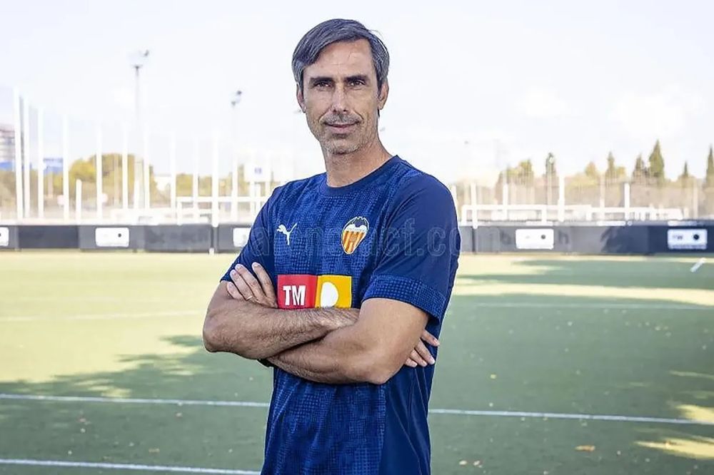 Fernando Mart&iacute;n, 44 &aring;r, och hans tre s&ouml;ner saknas efter f&ouml;rlisningen. Foto: Valencia CF